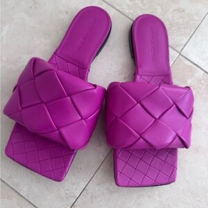 NEW - Bottega Veneta Lido Flat Quilted Sandal